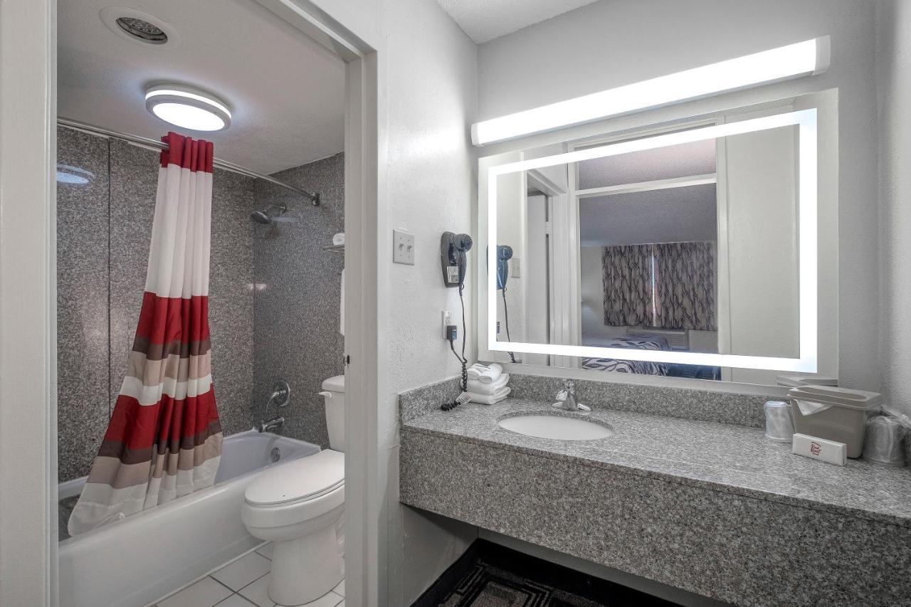 Red Roof Inn Murray Bagian luar foto