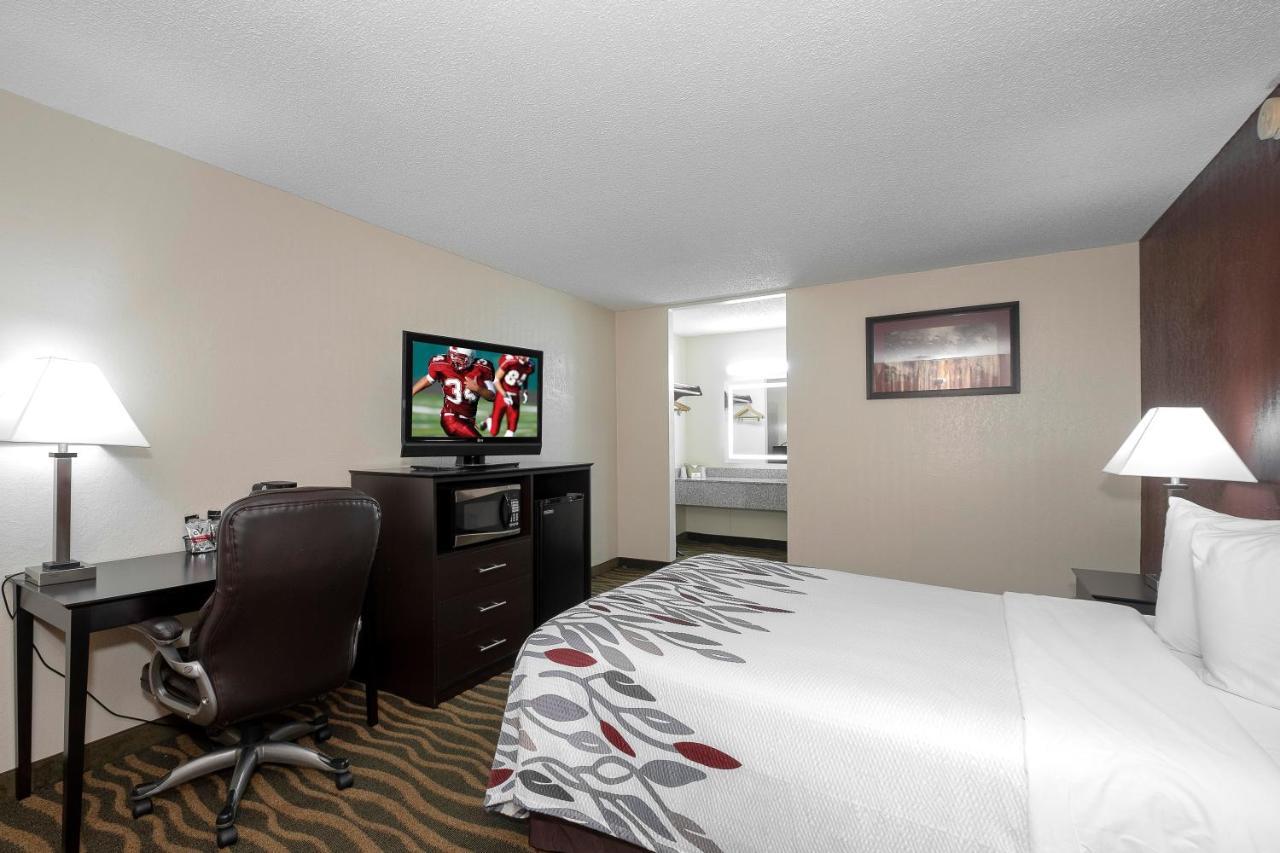 Red Roof Inn Murray Bagian luar foto